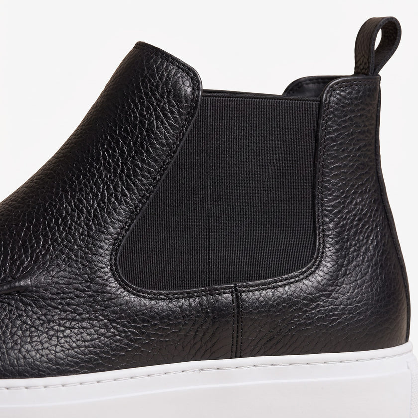 The Navigli Noir High-Top Chelsea Sneaker